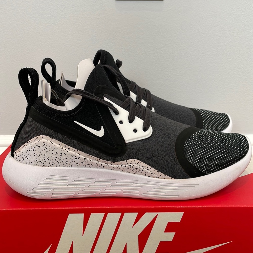 Nike Lunarcharge Premium Mens size 7.5